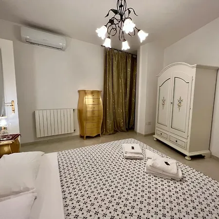 Apartment Via Antica *